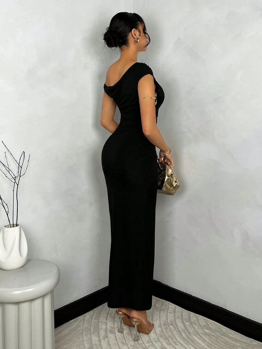 SHEIN BAE Vestido Bodycon Feminino Preto Sólido com Gola Assimétrica e Babados, Verão