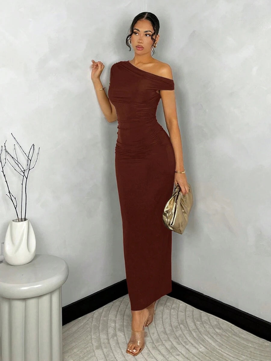 SHEIN BAE Vestido Bodycon Feminino Preto Sólido com Gola Assimétrica e Babados, Verão