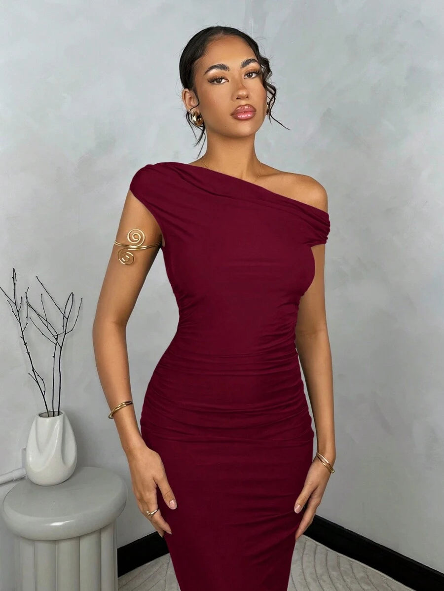 SHEIN BAE Vestido Bodycon Feminino Preto Sólido com Gola Assimétrica e Babados, Verão
